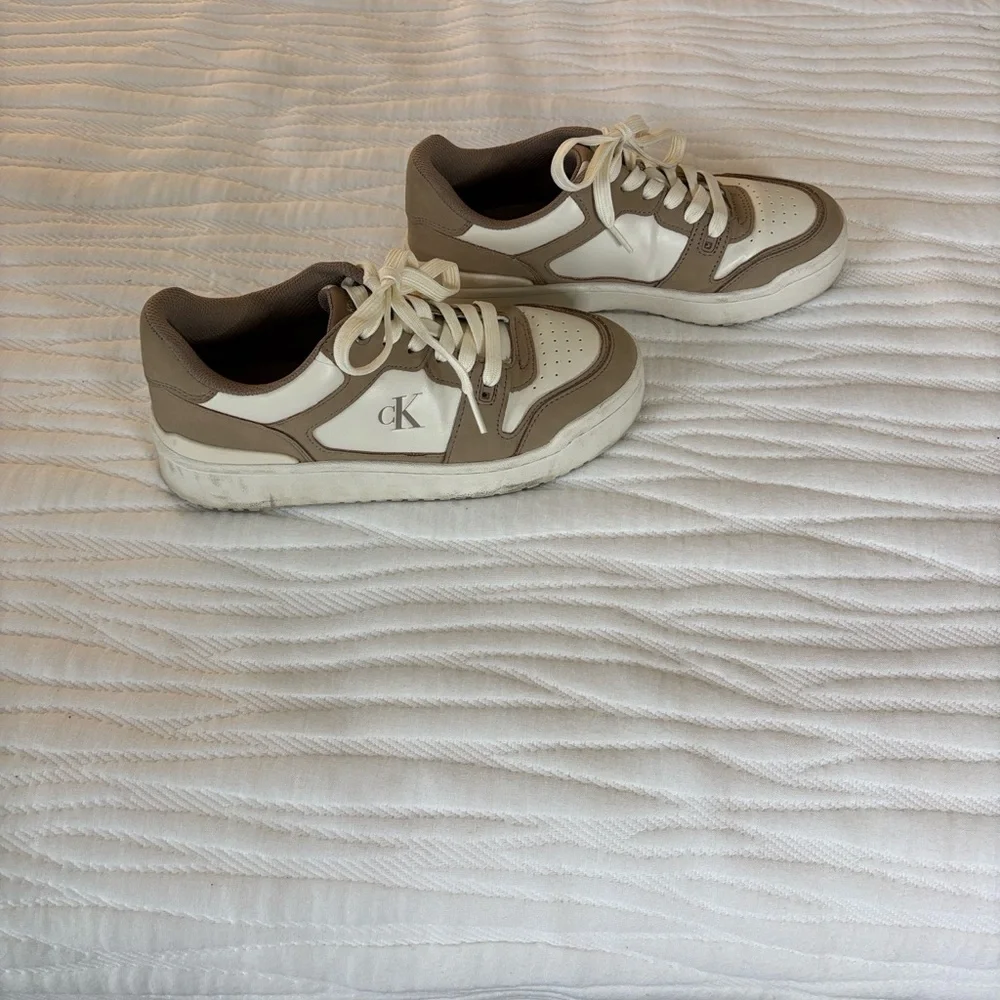 Calvin Klein Jeans White and Tan Sneakers size 8.5 - Picture 5 of 8